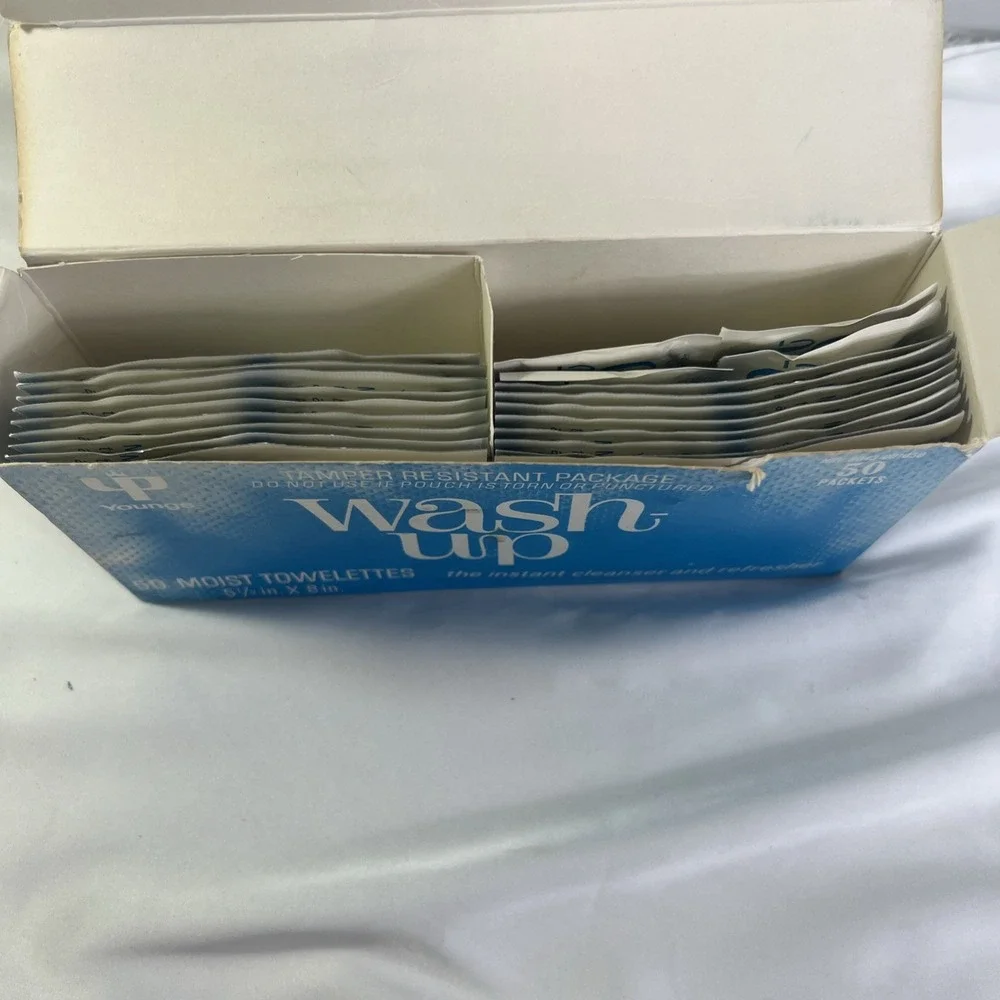 Vinatge 1965‎ Young's Wash Up Moist Toweletts Movie Prop Nostalgic Original Box